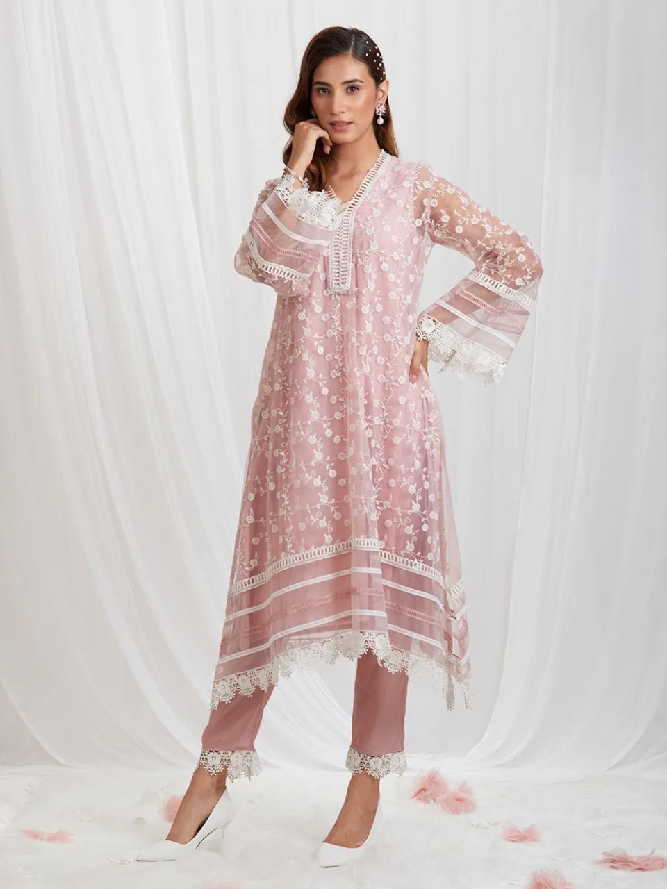 Light Pink Salwar Suit In Organza Silk With Thread Work