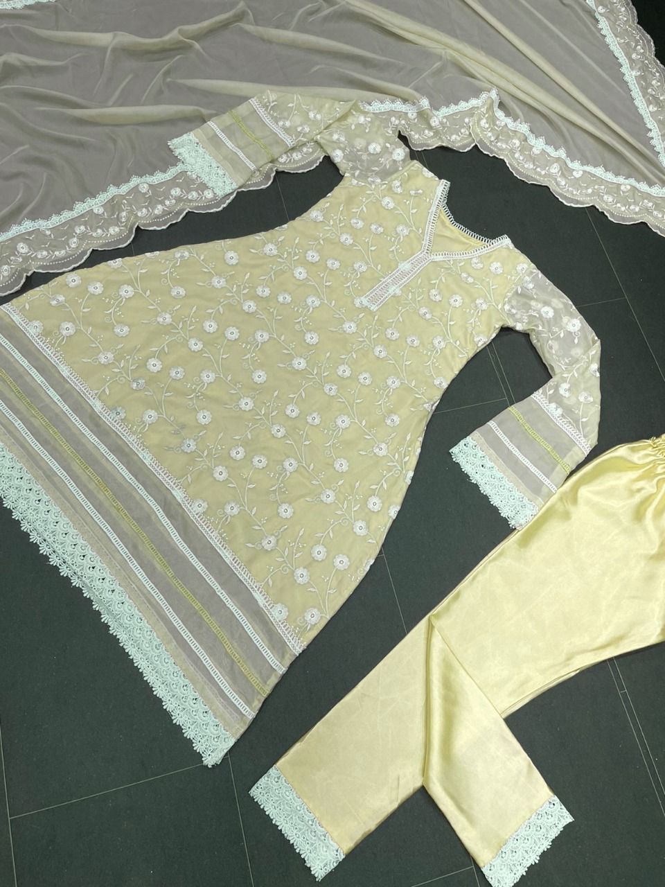 Pista Salwar Suit In Organza Silk With Thread Work