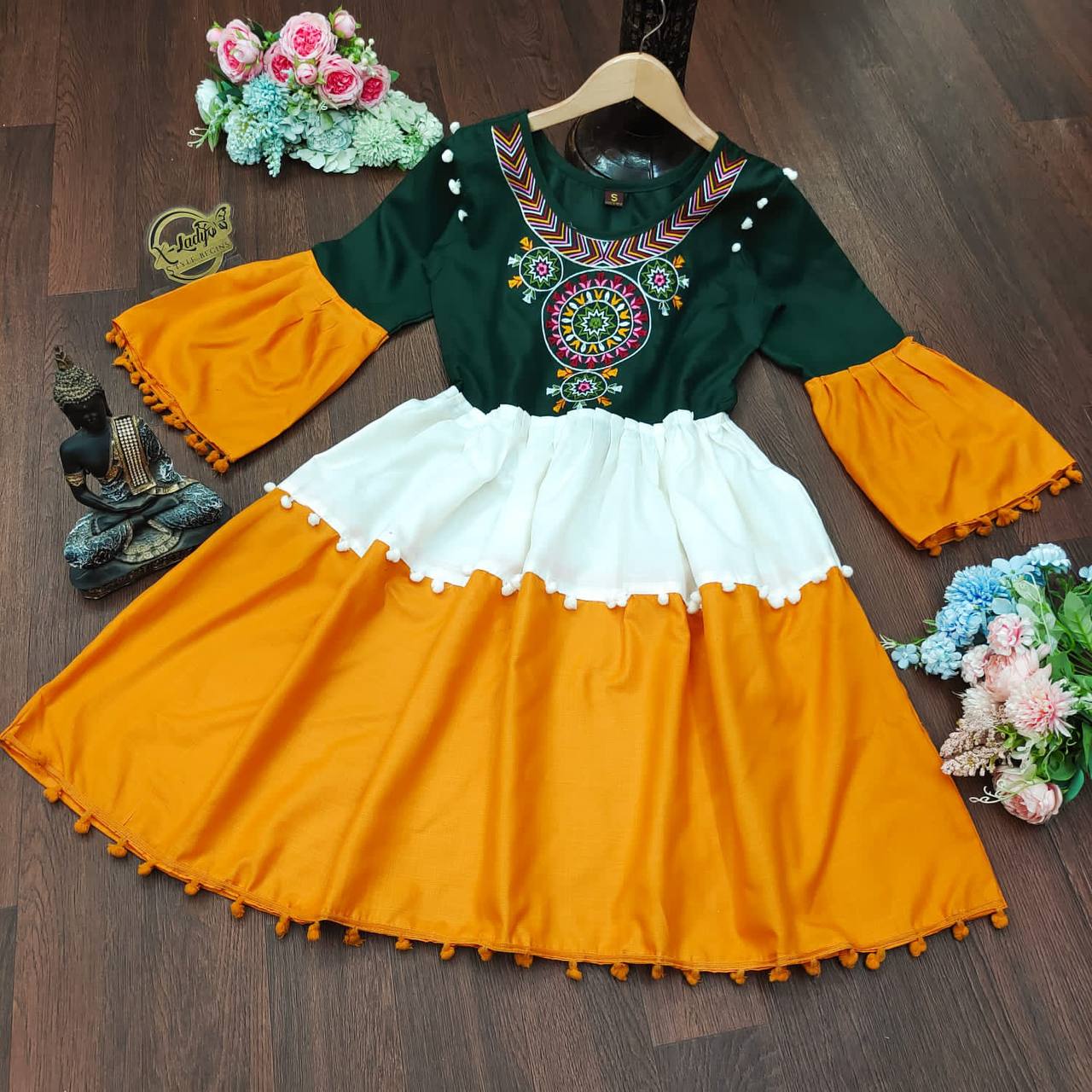 Green Kurti In Slub Cotton With Embroidery Work