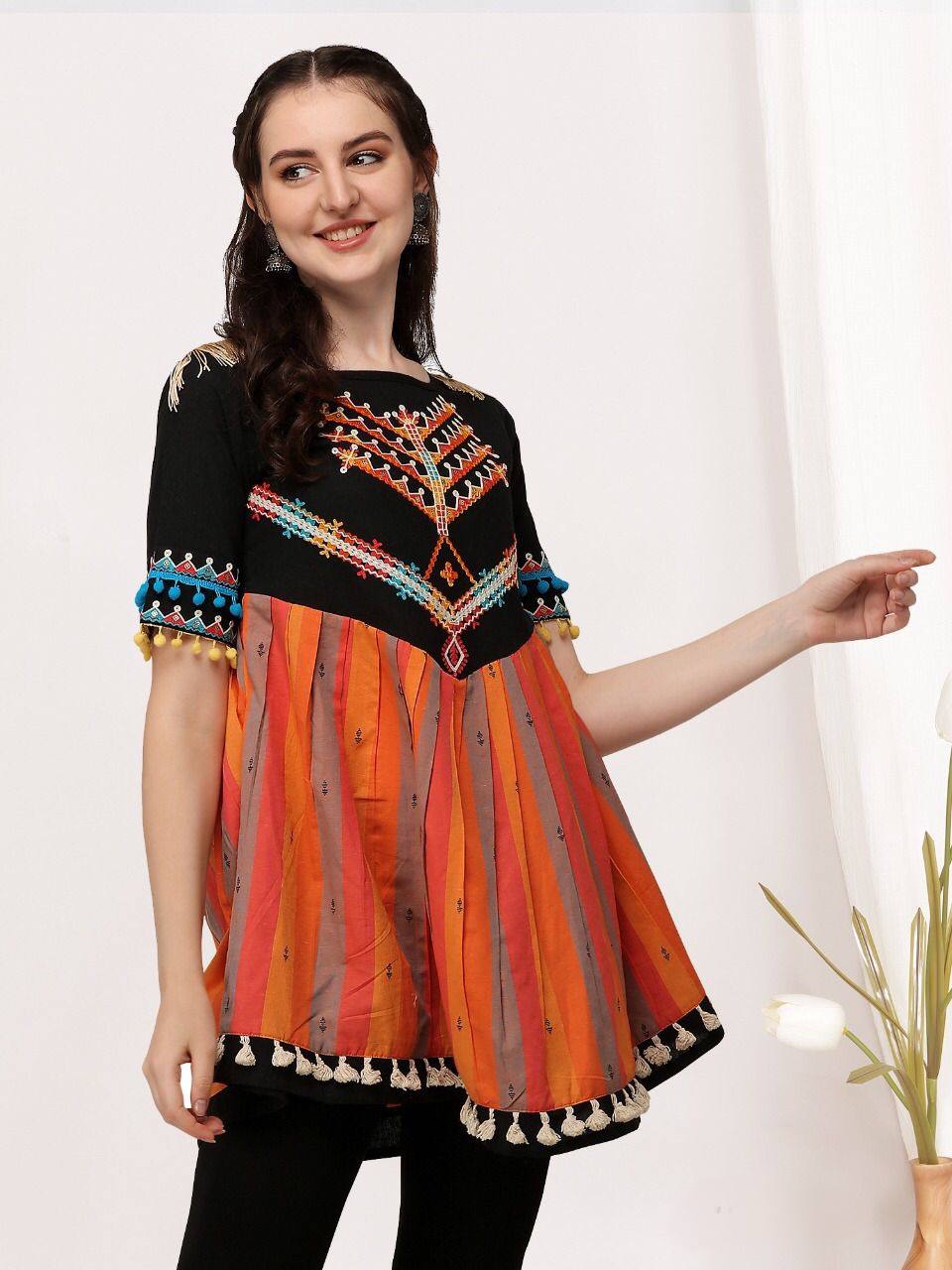 Black Kurti In Slub Cotton With Embroidery Work