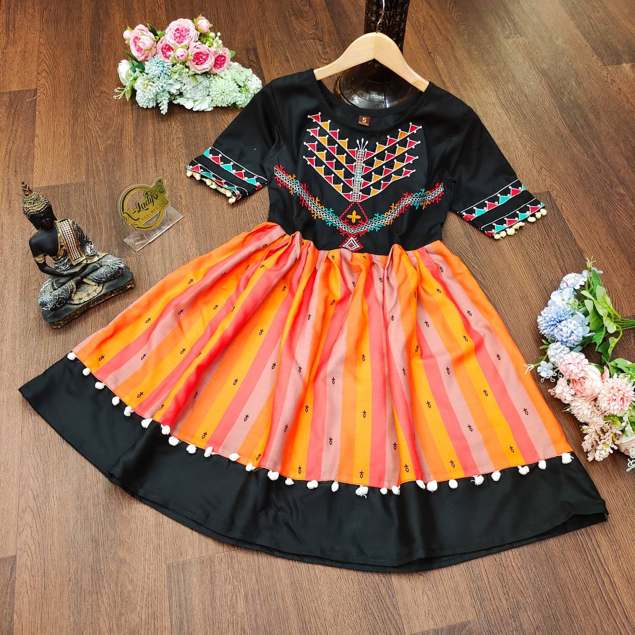 Black Kurti In Slub Cotton With Embroidery Work