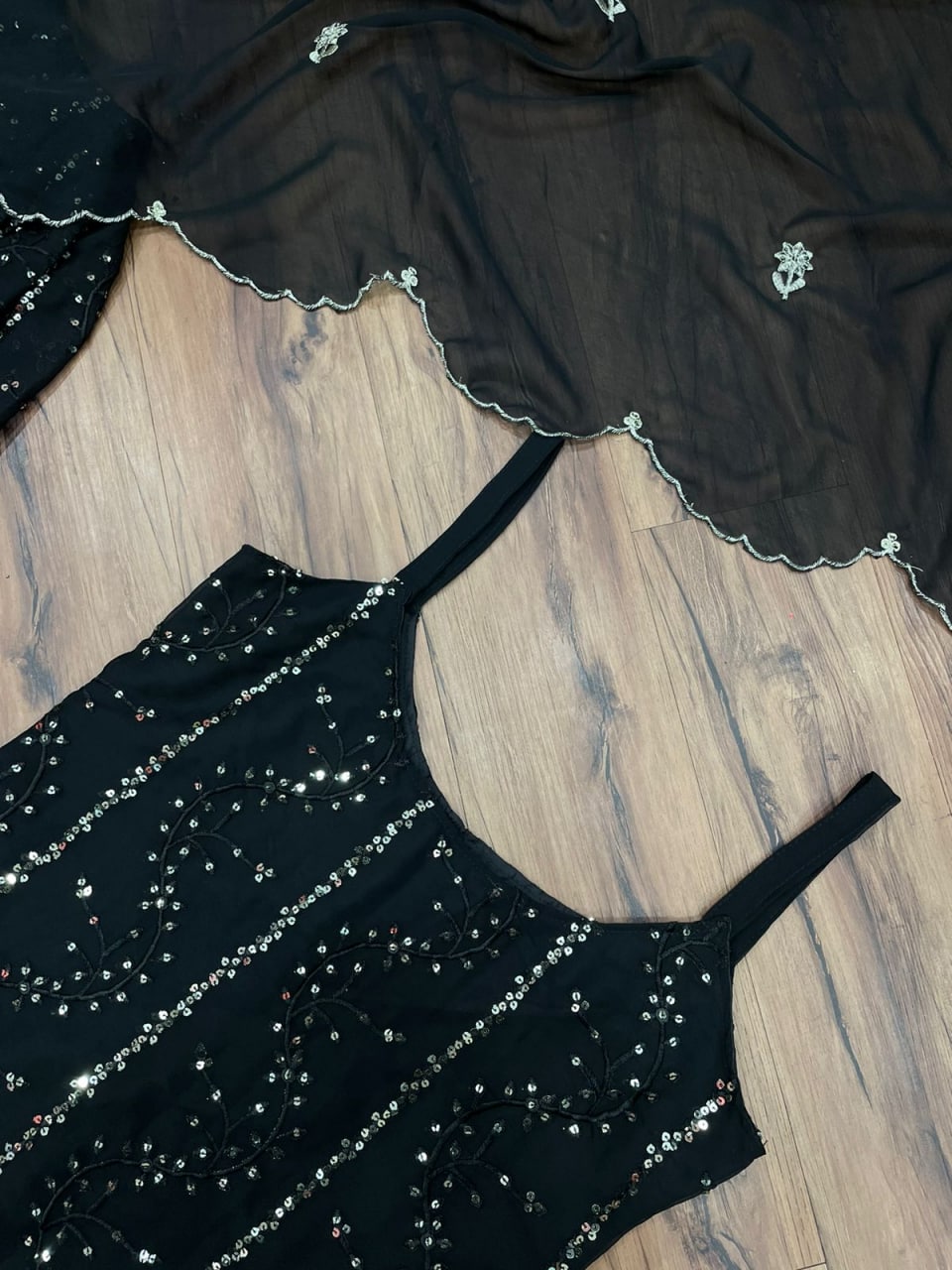 Black Salwar Suit In Georgette Silk With Thread Work
