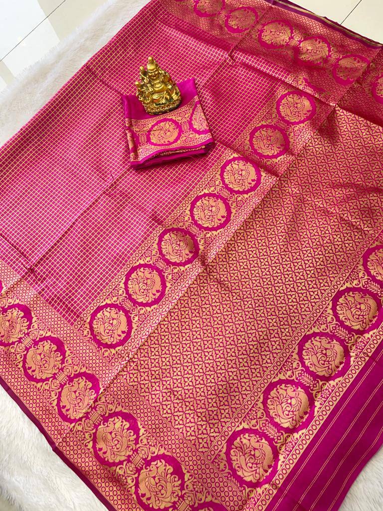 Magenta Lichi Silk Banarasi Saree With Blouse