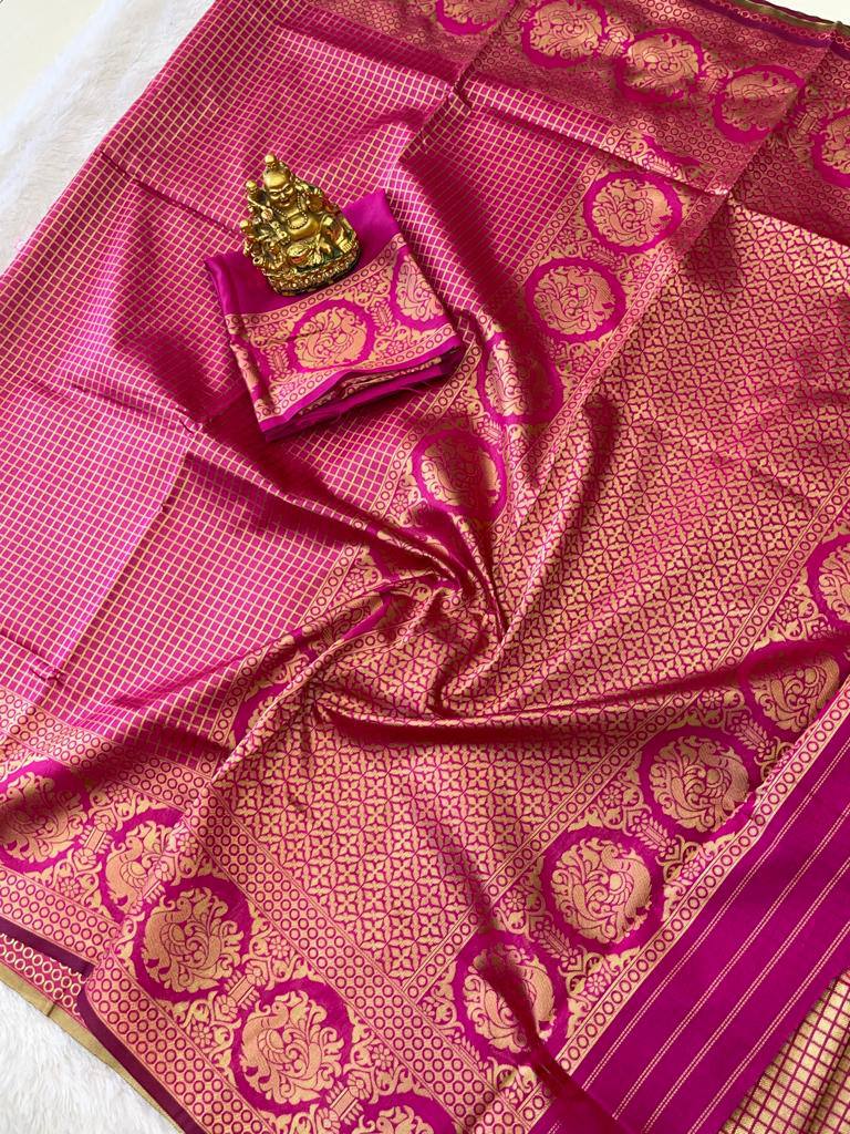 Magenta Lichi Silk Banarasi Saree With Blouse