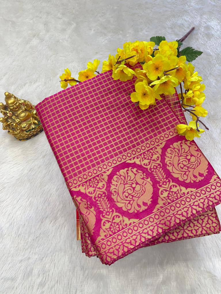 Magenta Lichi Silk Banarasi Saree With Blouse