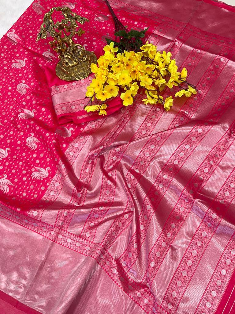 Magenta Lichi Silk Wedding Wear Banarasi Saree With Blouse