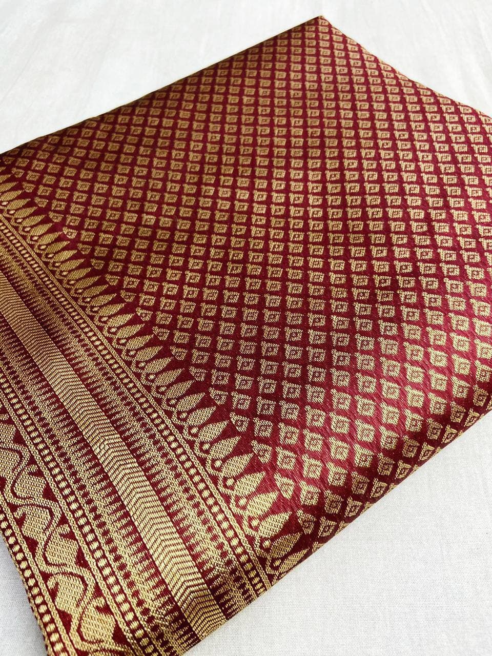 Maroon Lichi Silk Banarasi Saree With Blouse