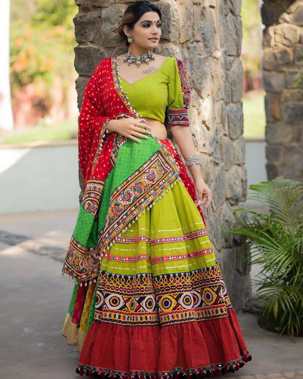 Lovely Parrot Green Banarasi Silk Sangeet Wear Lehenga Choli for Singapore  Bridal Shop at Rs 4895 | Sagrampura | Surat | ID: 21987135762