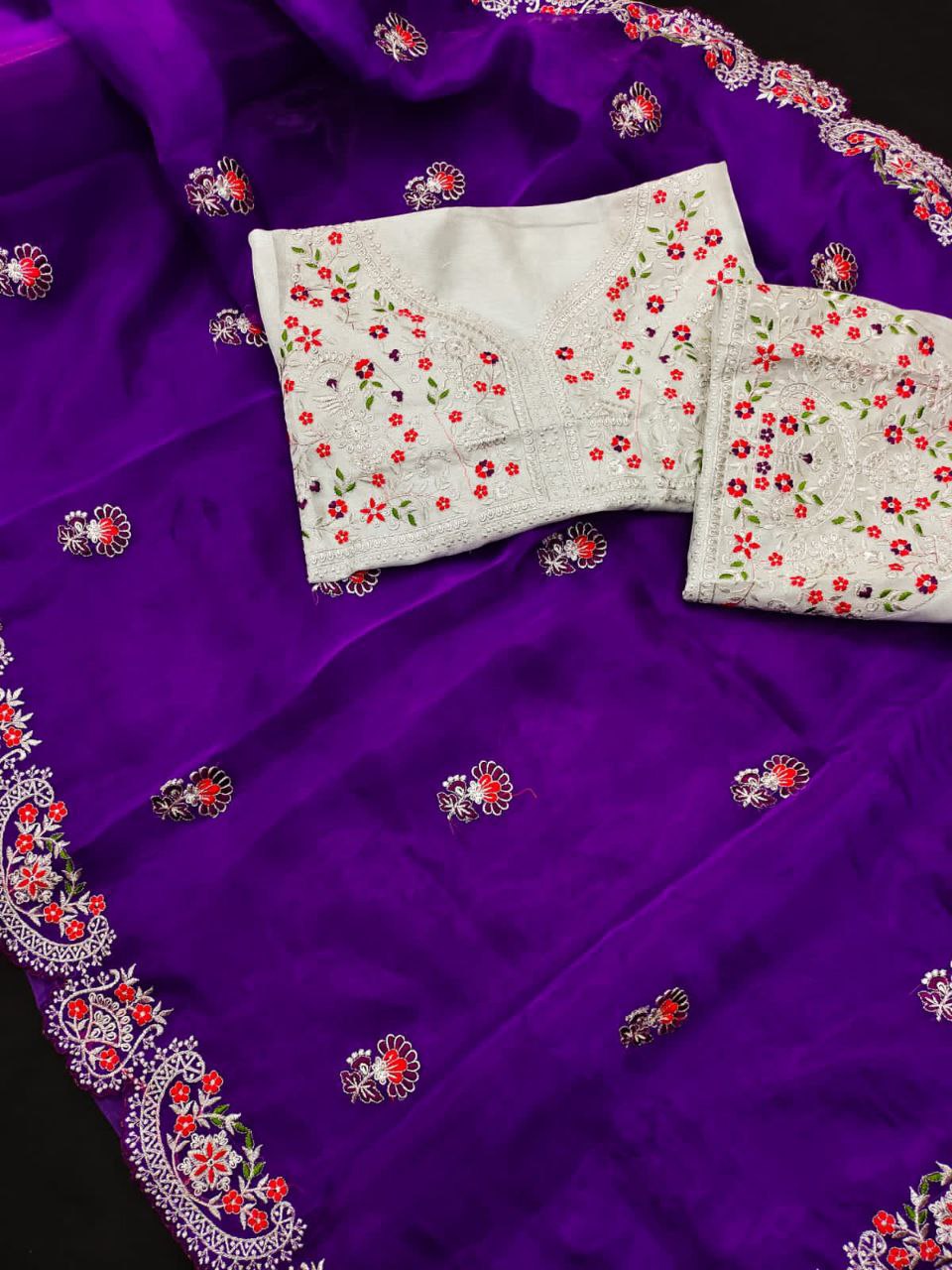 Purple Saree In Organza Silk With Embroidery Work