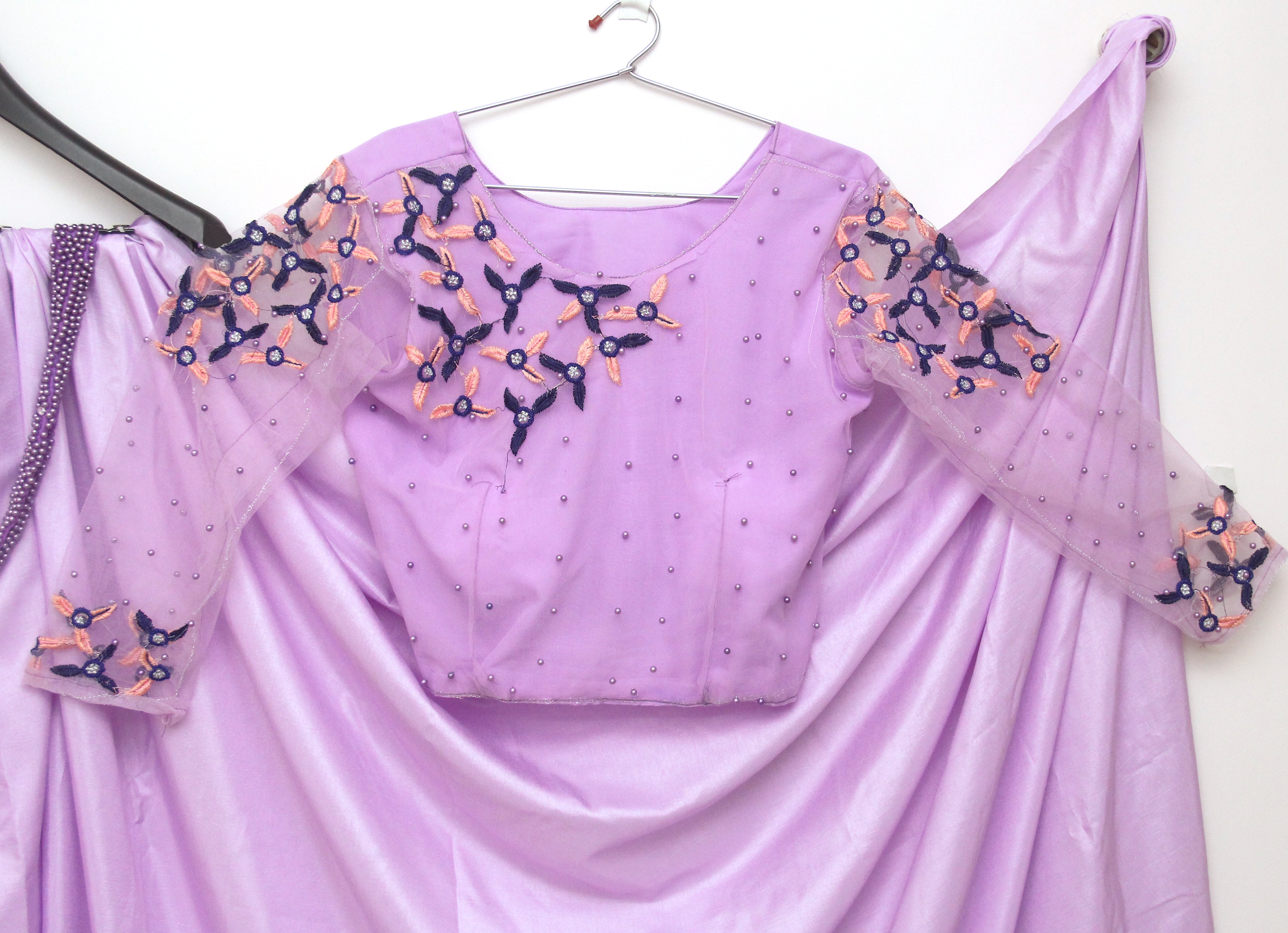 Mauve Saree In Purple Dola Silk With Thread Work