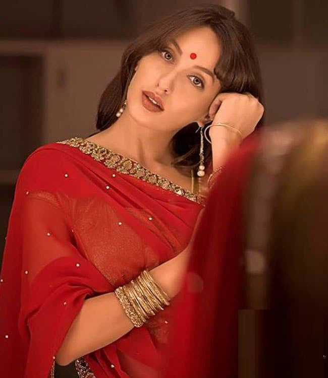 Red Saree In Georgette Silk With Embroidery Work