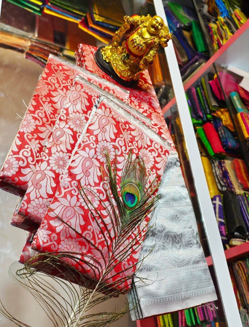 Red Lichi Silk Banarasi Saree With Blouse