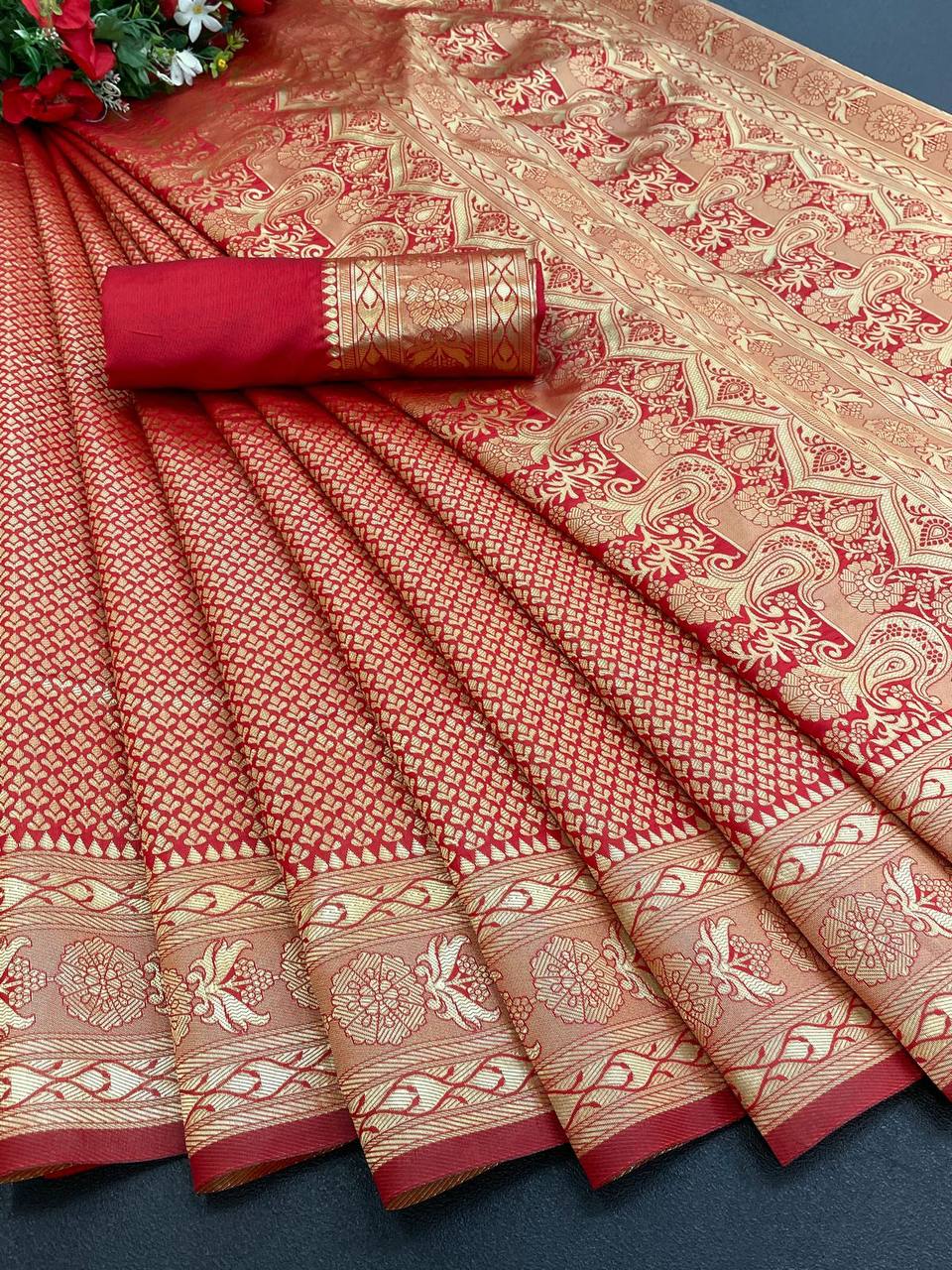 Red Lichi Silk Banarasi Saree With Blouse