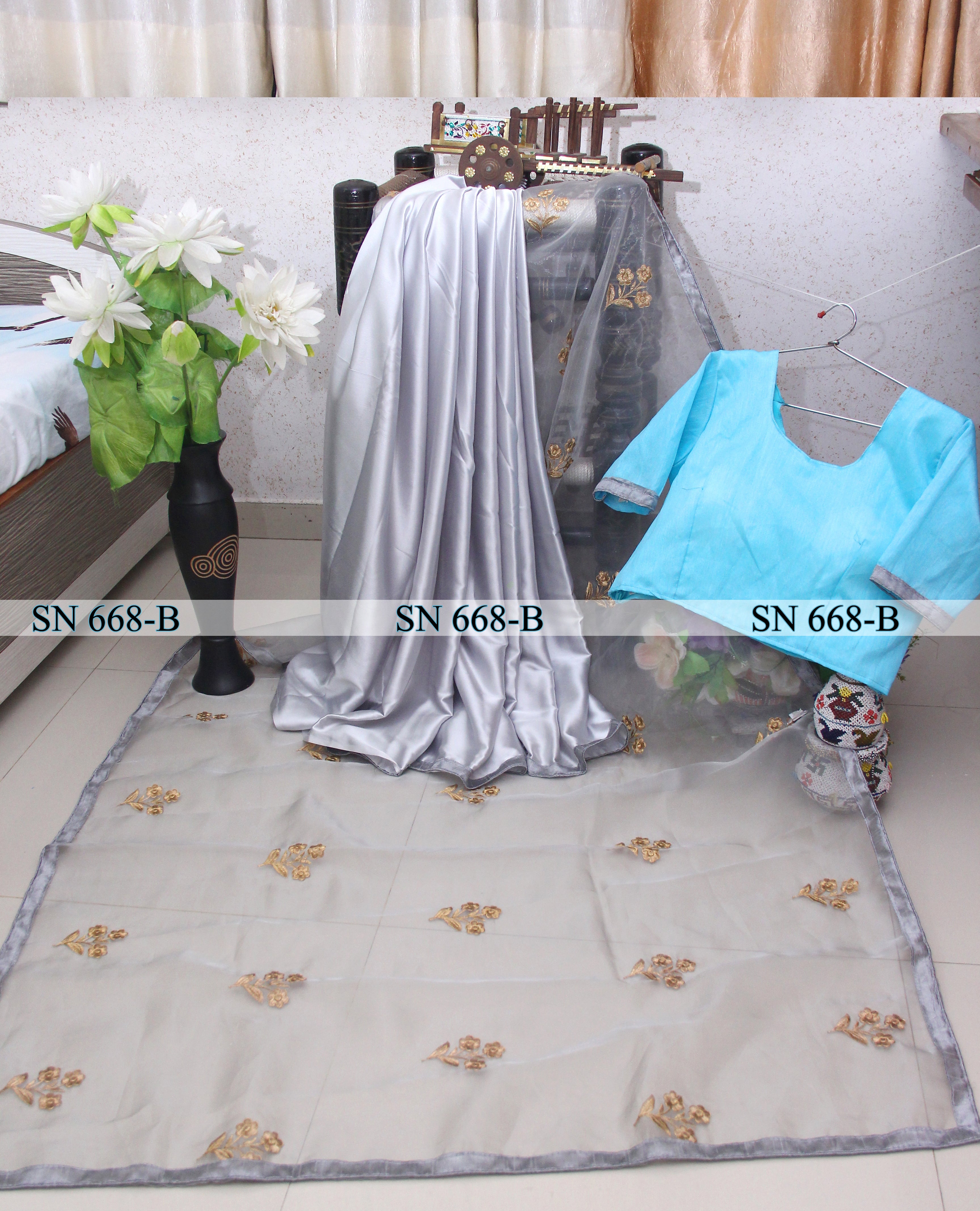 Gray Saree In Organza Silk With Thread Work