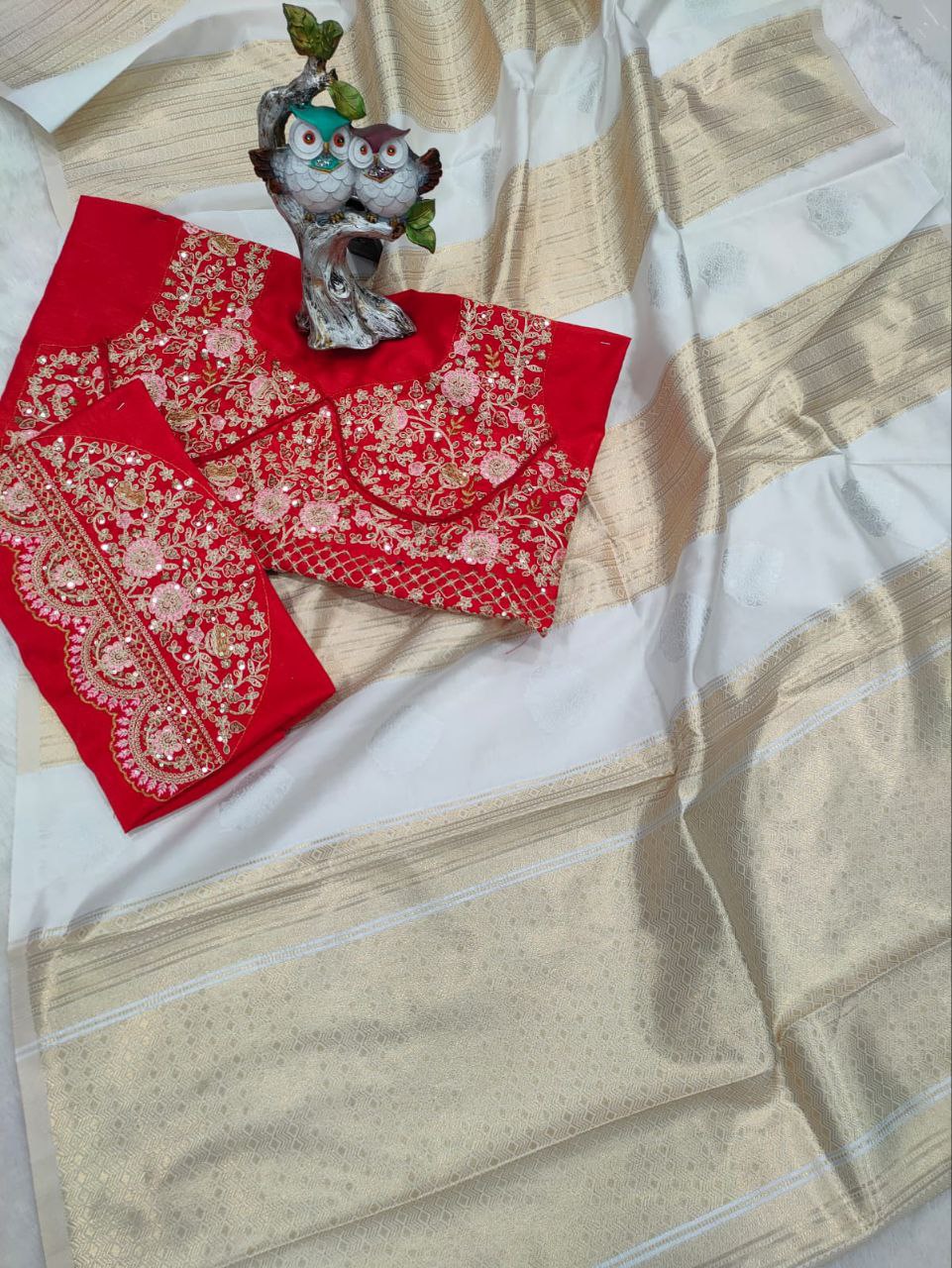 White Saree  In Banarasi Silk Plain