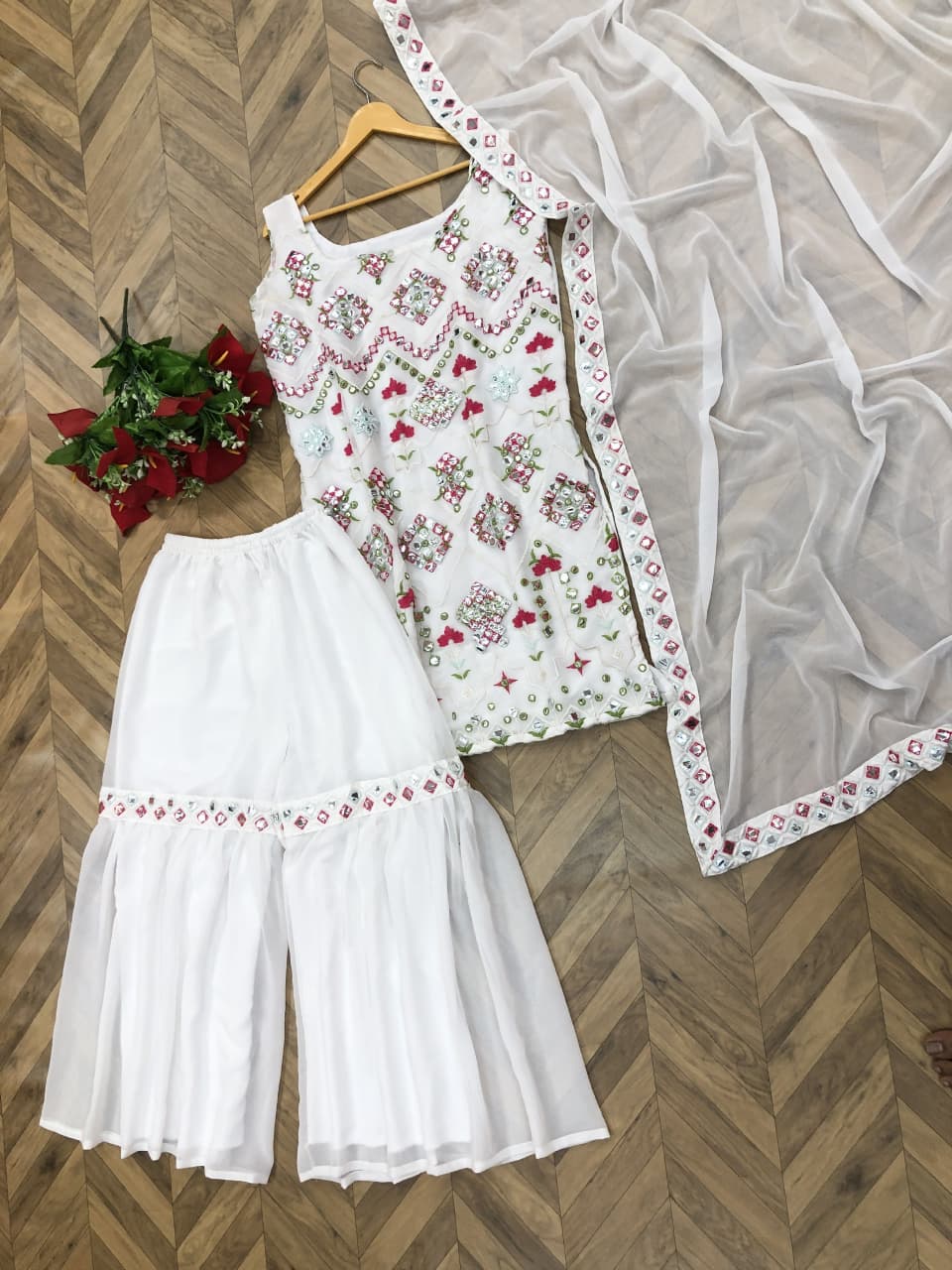 White Salwar Suit In 60GM Georgette With Thread Work