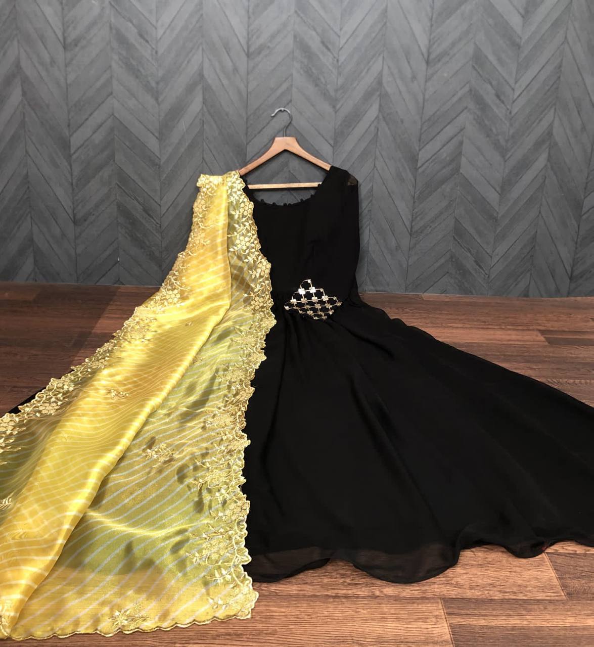 Black Anarkali Suit In Faux Blooming With Plain