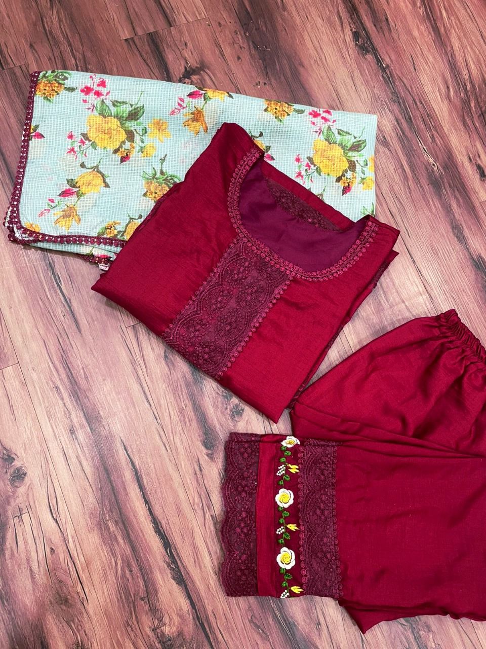 Maroon Salwar Suit In Muslin Cotton With Thread Work