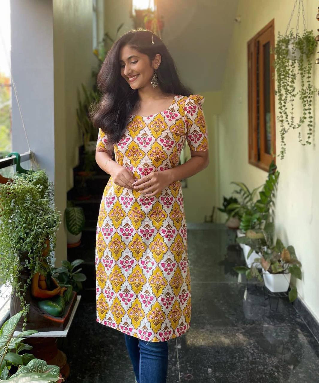 Yellow Kurti In Cotton With Digital Print